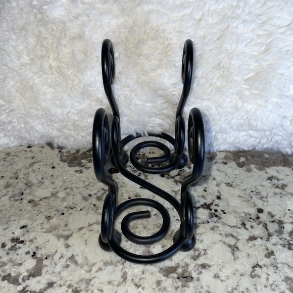NWOT Black napkin holder. - Picture 4 of 5